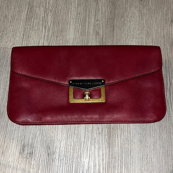 Marc By Marc Jacobs Handbags - Ike new Marc By Marc Jacobs large clutch.